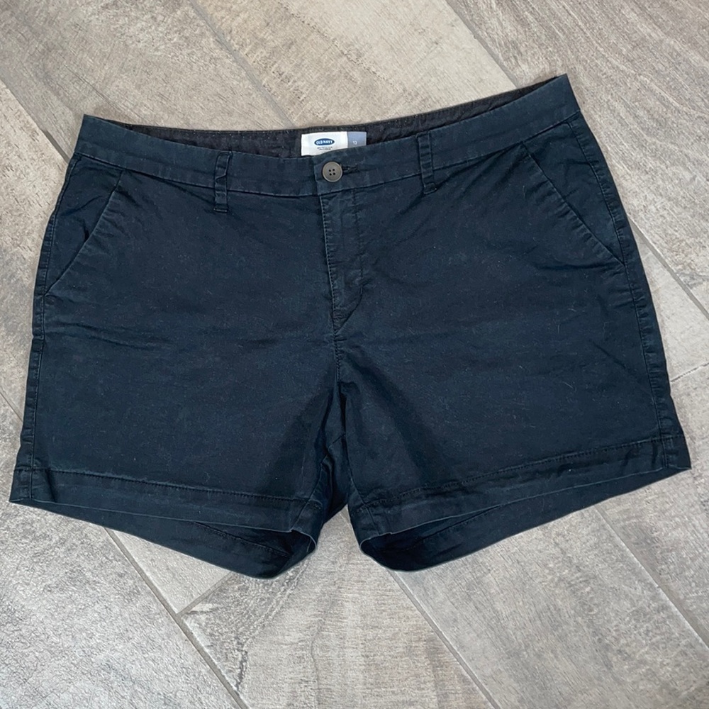 Old Navy Women’s Black Chino Shorts, Size 12